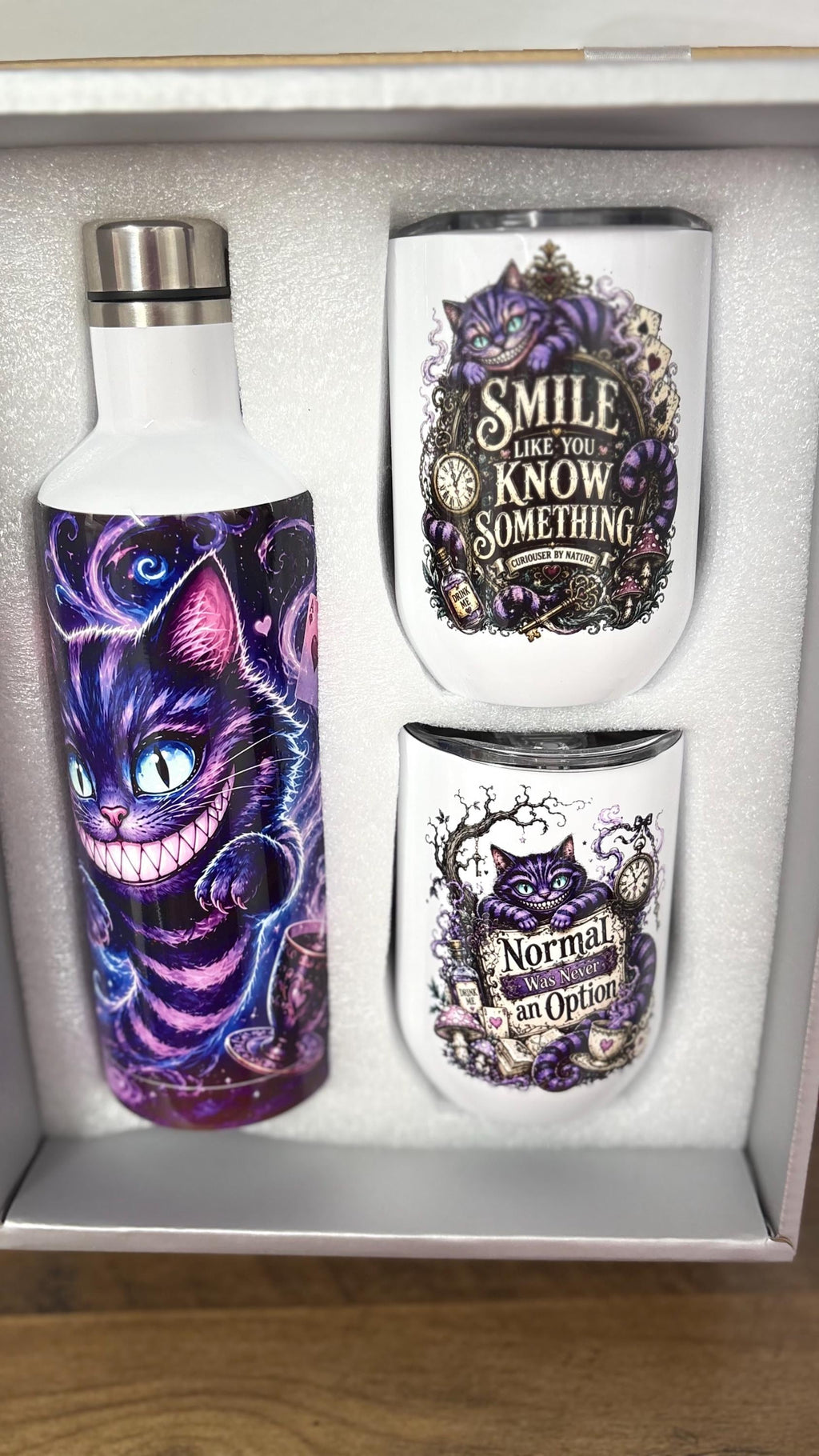 Cheshire Cat tumbler set.