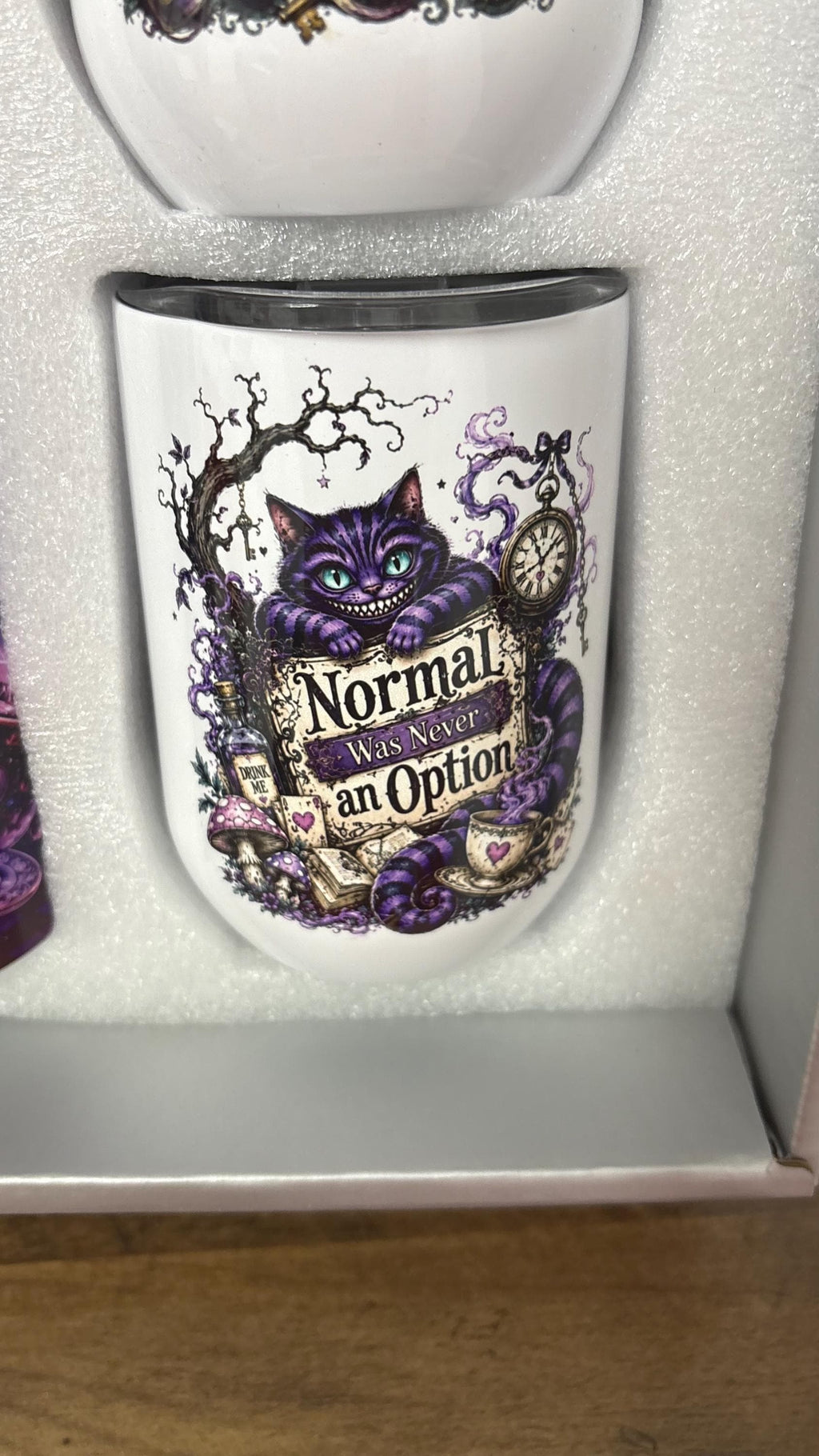 Cheshire Cat tumbler set.
