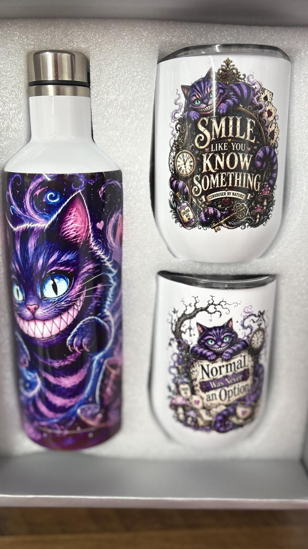 Cheshire Cat tumbler set.